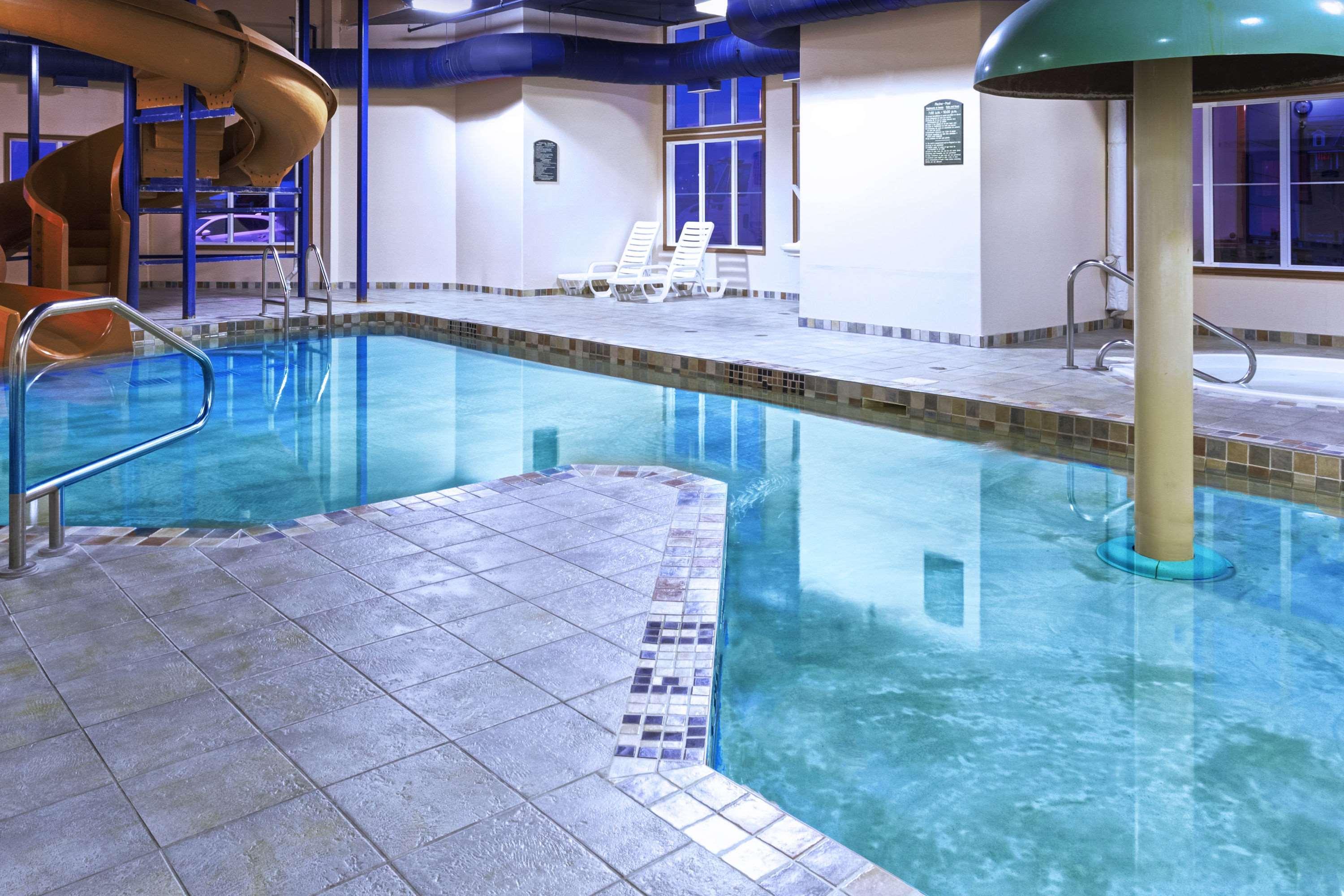 Hotel Super 8 By Wyndham Caraquet Exteriér fotografie