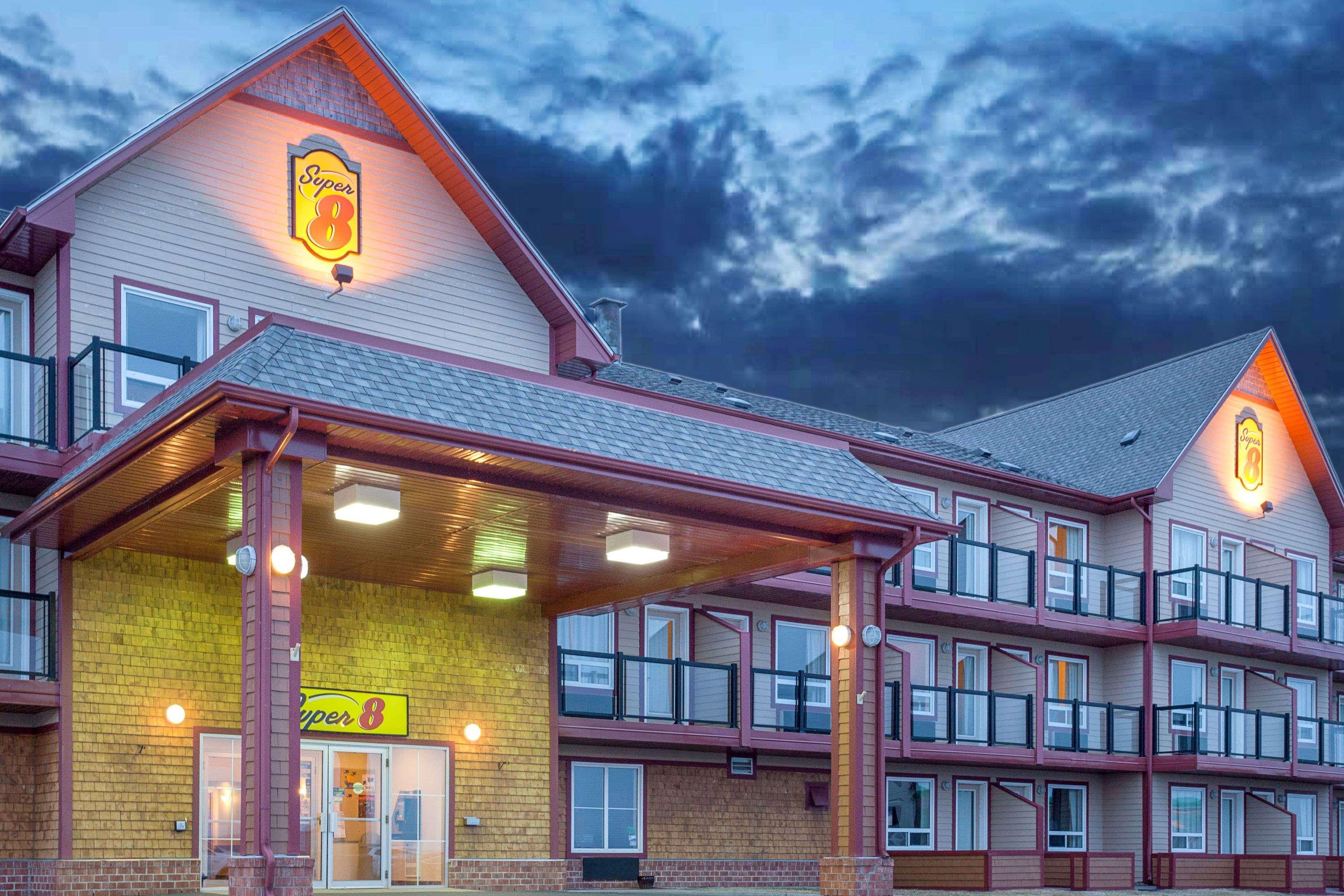 Hotel Super 8 By Wyndham Caraquet Exteriér fotografie