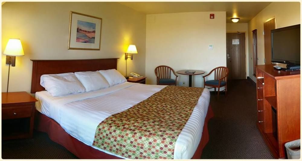 Hotel Super 8 By Wyndham Caraquet Exteriér fotografie