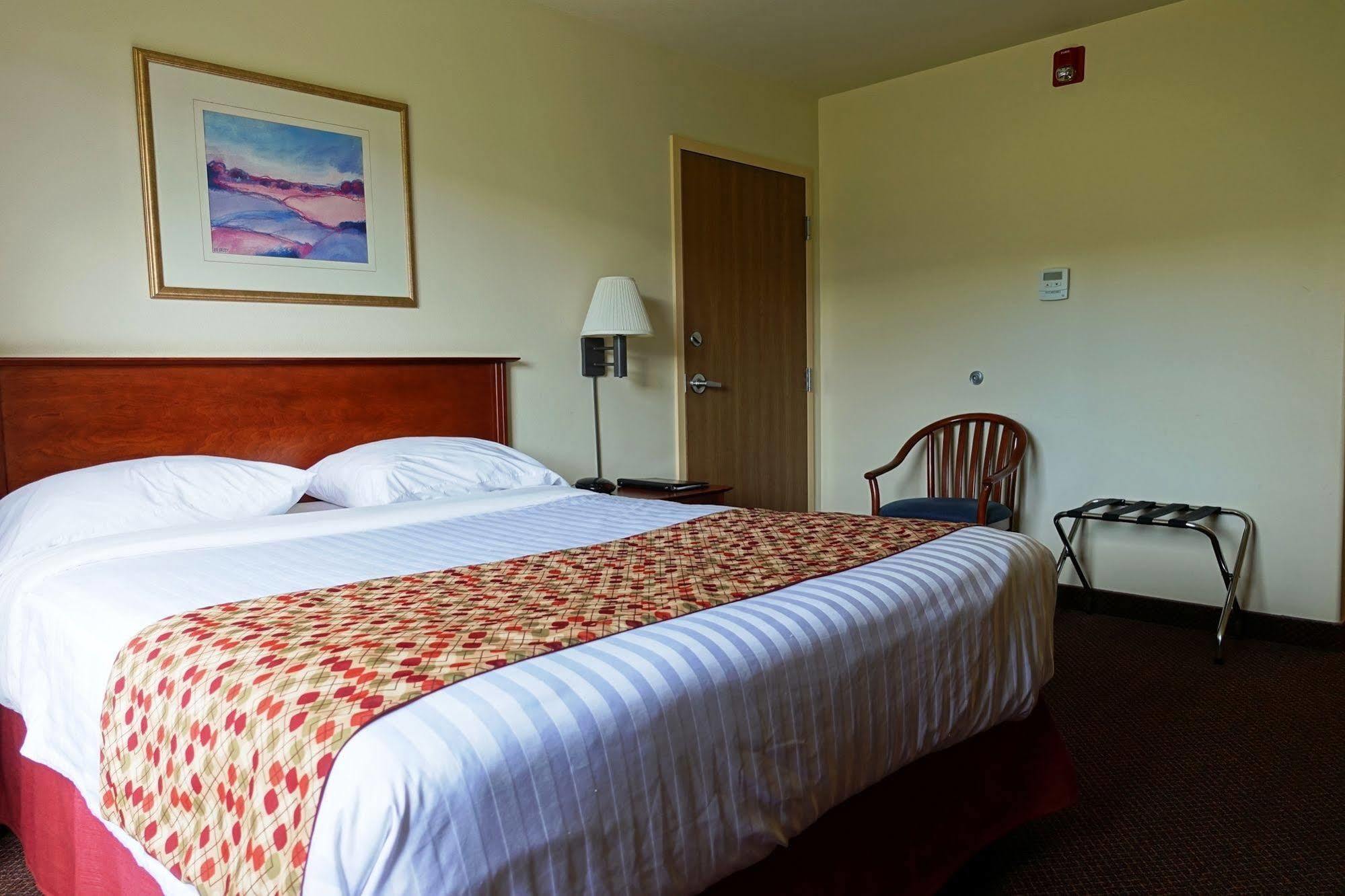 Hotel Super 8 By Wyndham Caraquet Exteriér fotografie