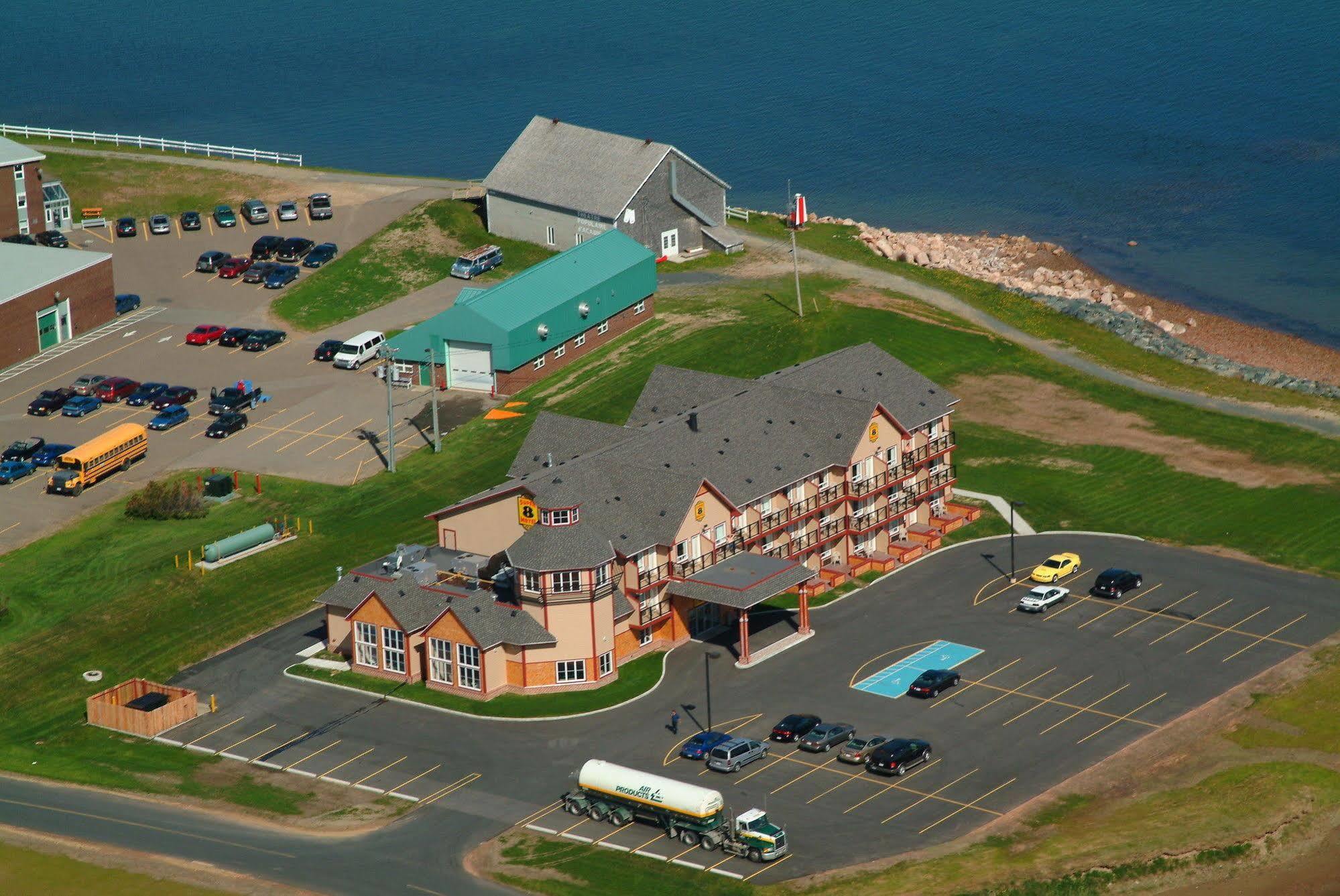 Hotel Super 8 By Wyndham Caraquet Exteriér fotografie